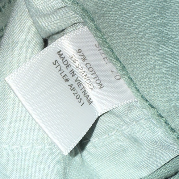 Fashion Nova Fray What You Mean Flare Leg Jeans 20 - Picture 10 of 10